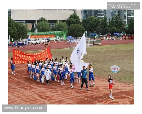 重庆篮球队在亚运会积分榜上以81分稳居第一名引发热议
