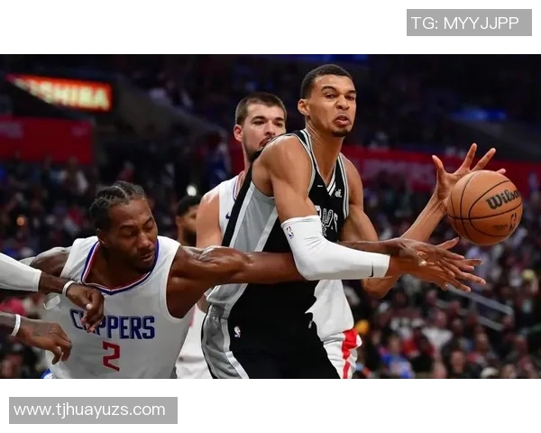 马刺主场迎战快船全力争胜球迷期待精彩对决